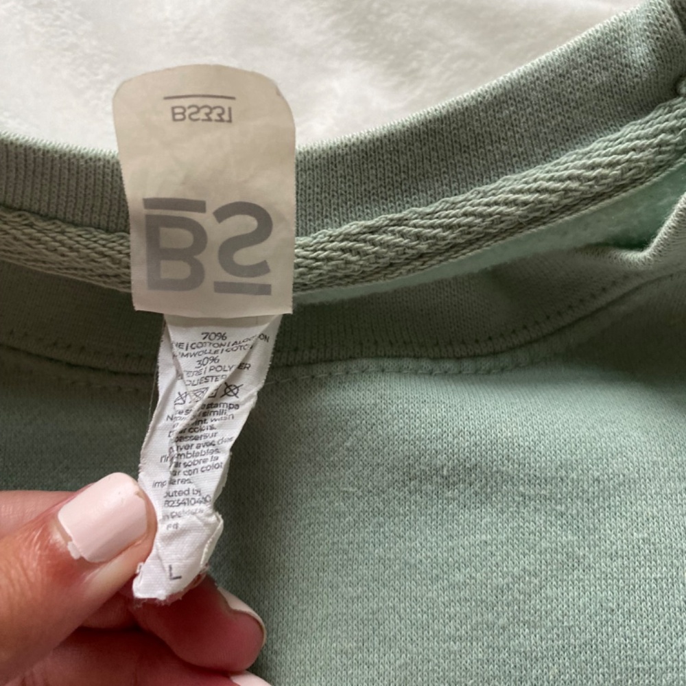 Green white pastel Sorrento Italy embroidered crewneck - Picture 3 of 7